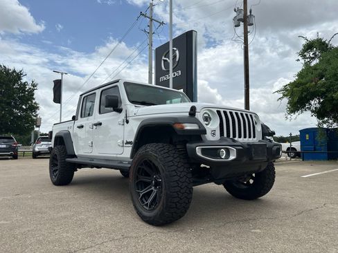 Used 2023 Jeep Gladiator Sport w/ Trailer Tow Package AWD/4WD image 2