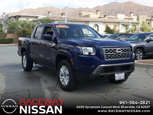 Used 2023 Nissan Frontier SV image 1