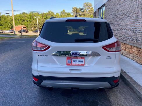 Used 2016 Ford Escape SE w/ SE Chrome Package AWD/4WD image 4