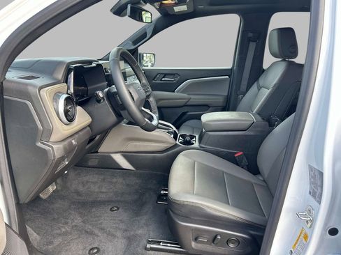 Used 2026 Chevrolet Colorado ZR2 w/ Technology Package AWD/4WD image 20