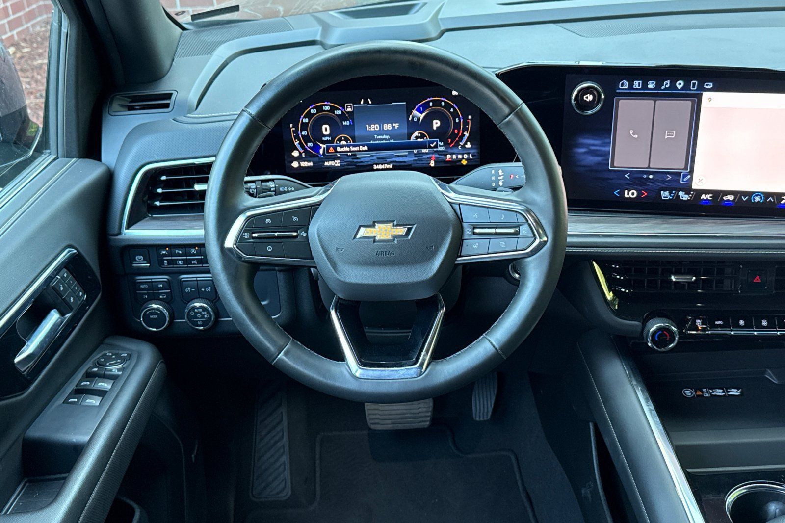 Used 2025 Chevrolet Tahoe Premier AWD/4WD image 17