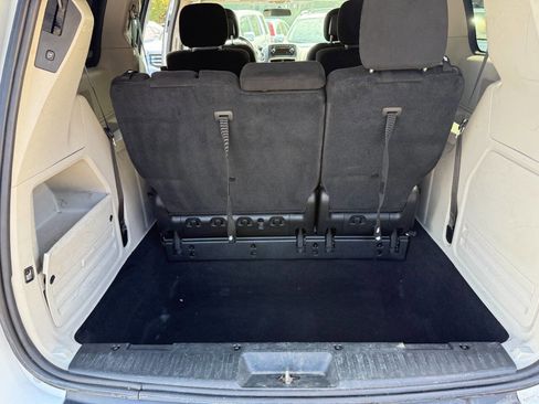 Used 2015 Dodge Grand Caravan SXT w/ Security Group image 27