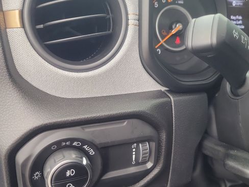 New 2025 Jeep Gladiator Sport AWD/4WD image 19