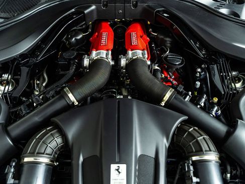 Certified 2025 Ferrari Roma Spider image 11