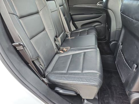 Used 2019 Jeep Grand Cherokee Limited image 15