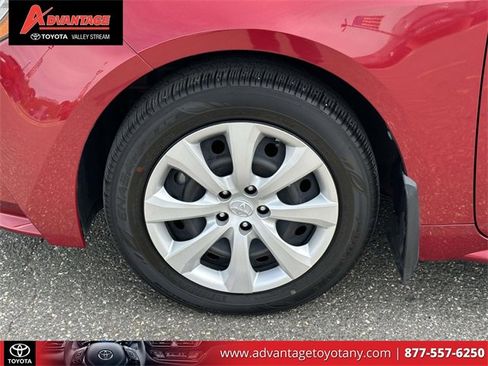 Used 2022 Toyota Corolla LE image 11