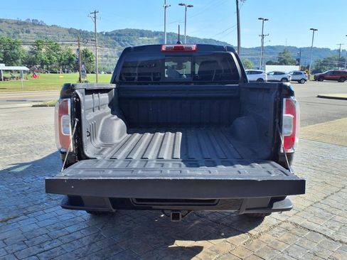 Used 2022 GMC Canyon AT4 w/ Trailering Package image 7