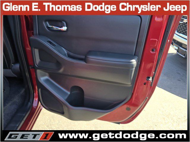 Used 2024 Nissan Frontier SL RWD image 29