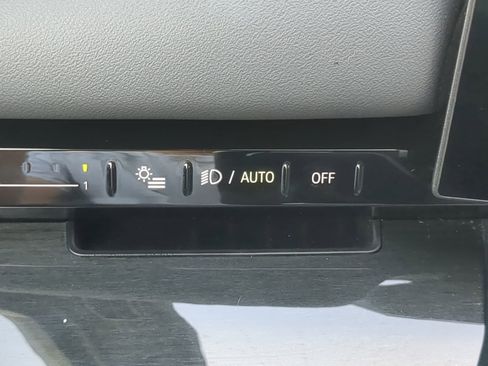 Used 2025 BMW 530i RWD image 65