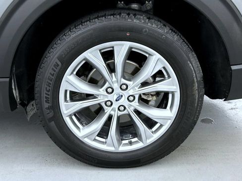 Used 2024 Ford Explorer XLT w/ Equipment Group 202A AWD/4WD image 22