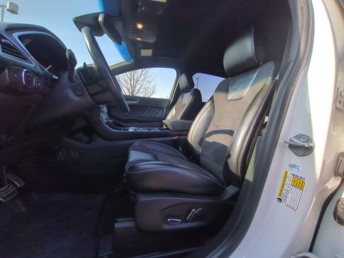 Used 2019 Ford Edge ST w/ Convenience Package image 27