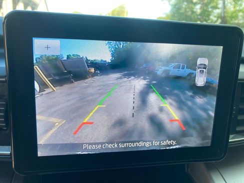 Used 2022 Ford Explorer XLT w/ Equipment Group 202A image 24