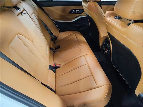 Certified 2025 BMW 330i Sedan w/ Convenience Package RWD image 21