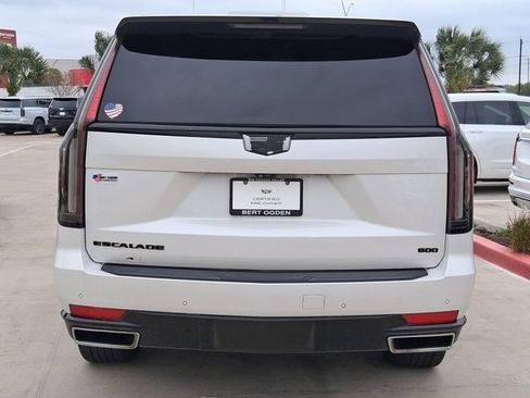 Used 2021 Cadillac Escalade Premium Luxury image 5