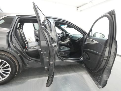 Used 2018 Lincoln MKX Select w/ Select Plus Package image 35