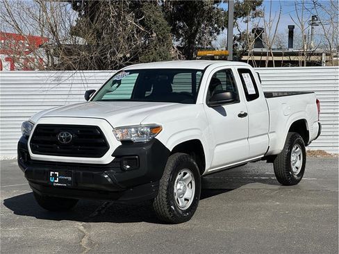 Used 2019 Toyota Tacoma SR image 6