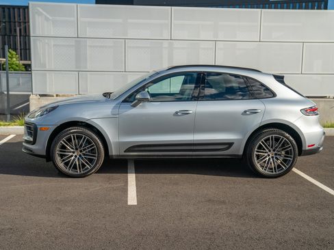 Certified 2026 Porsche Macan AWD/4WD image 2