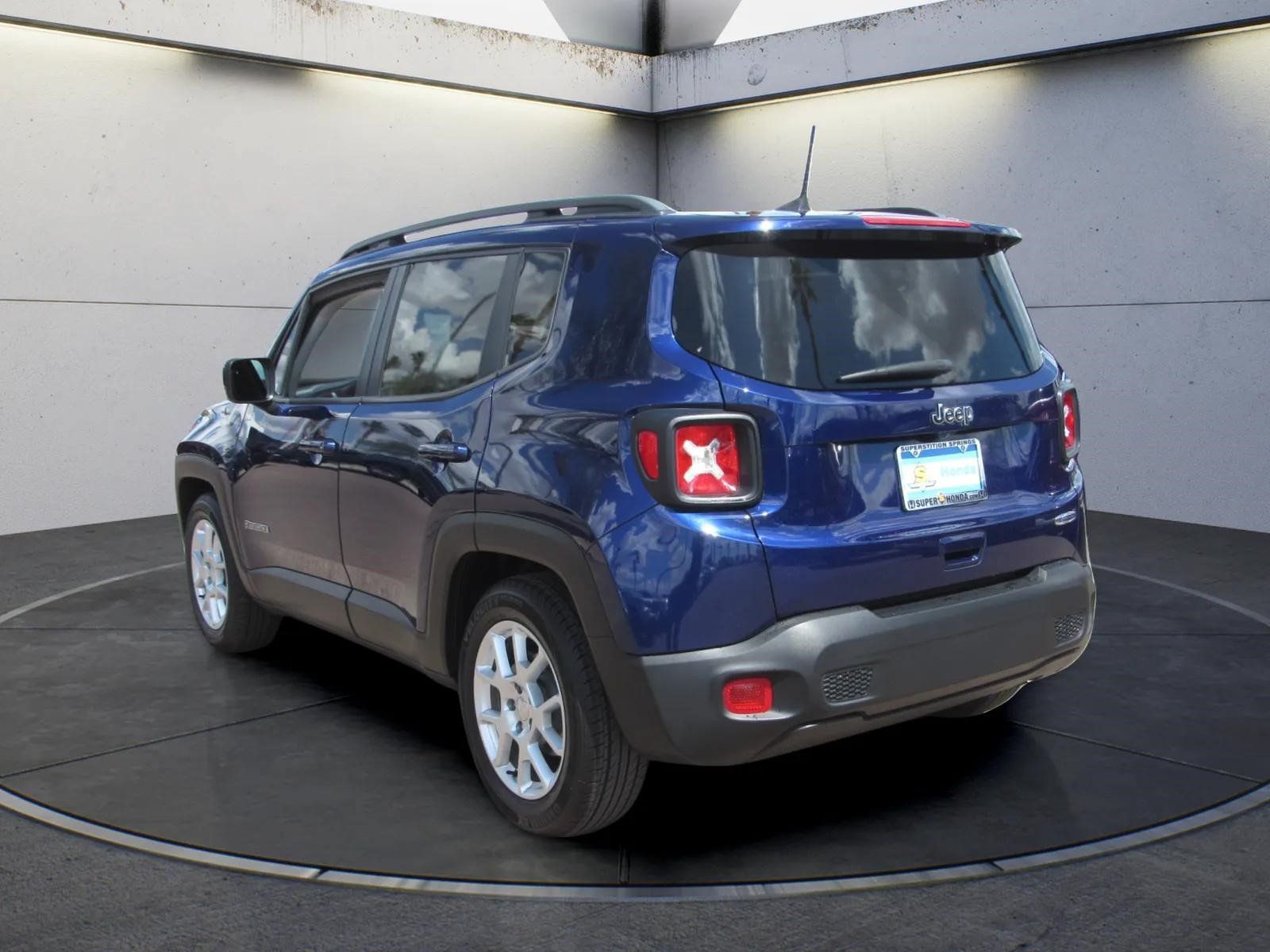 Used 2020 Jeep Renegade Latitude FWD image 6