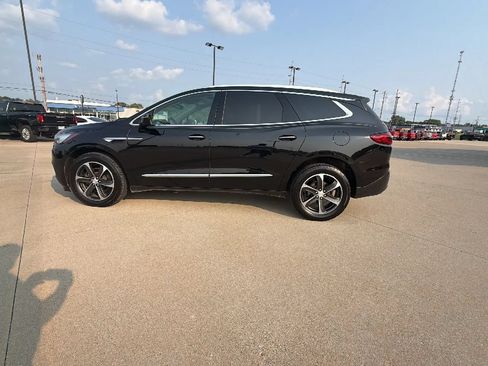 Used 2018 Buick Enclave Premium w/ Trailering Package AWD/4WD image 8