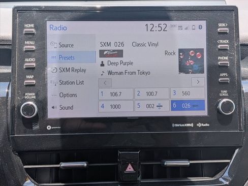 Used 2022 Toyota Camry XLE FWD image 18