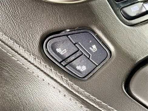 Used 2020 GMC Yukon XL Denali image 20