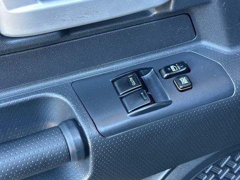 Used 2007 Toyota FJ Cruiser 4WD image 13