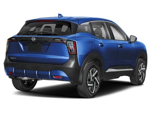 Used 2026 Nissan Kicks SV w/ SV Premium Package AWD/4WD image 2