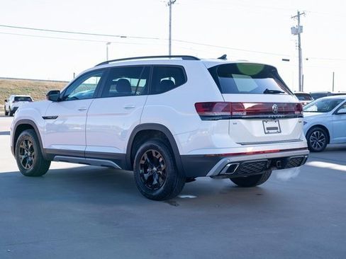 New 2026 Volkswagen Atlas Peak Edition image 4