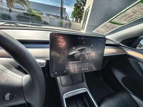 Used 2024 Tesla Model Y 2WD image 13