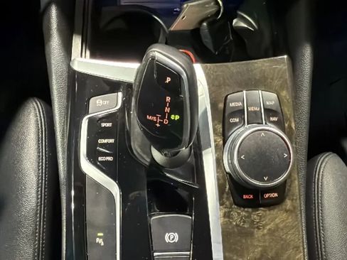 Used 2018 BMW 530i xDrive image 20