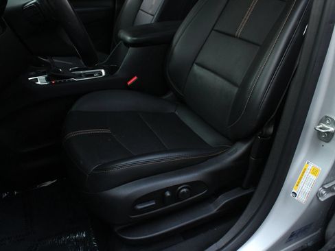 Used 2022 Chevrolet Equinox Premier AWD/4WD image 17