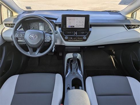 Used 2025 Toyota Corolla LE image 15