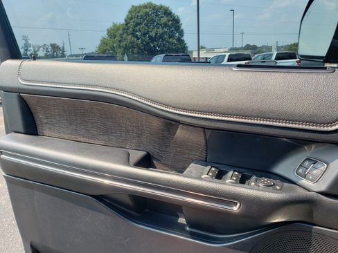 Used 2020 Ford Expedition Limited RWD image 14