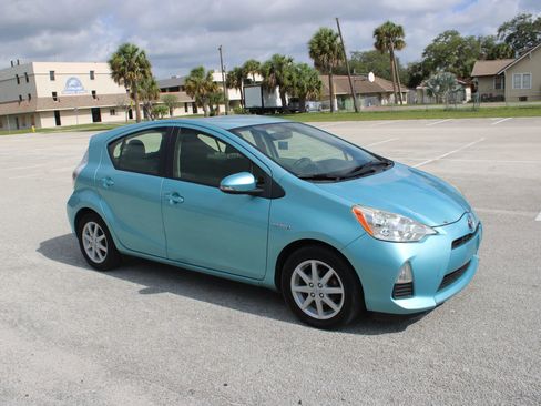 Used 2013 Toyota Prius C Three FWD image 18