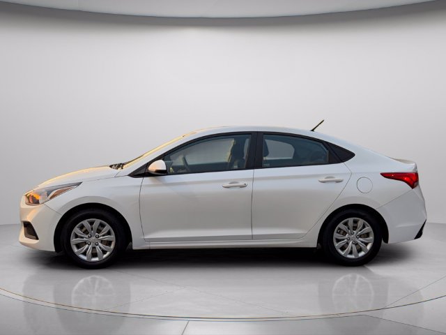 Used 2021 Hyundai Accent SE FWD image 3