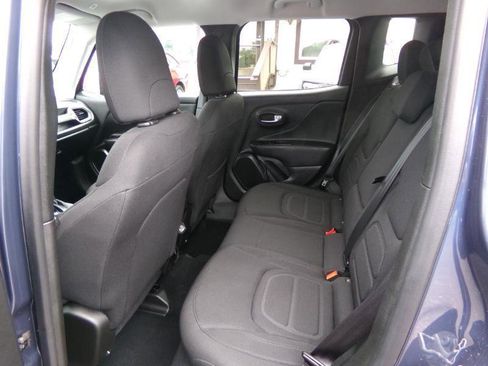 Used 2022 Jeep Renegade Latitude w/ Convenience Group AWD/4WD image 27