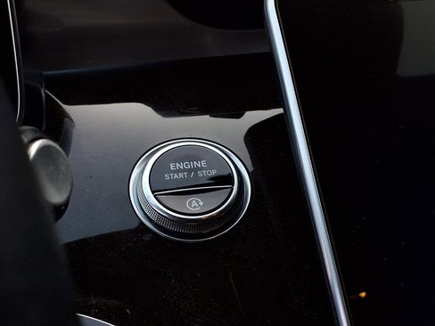 Used 2022 Mercedes-Benz C 300 Sedan image 13