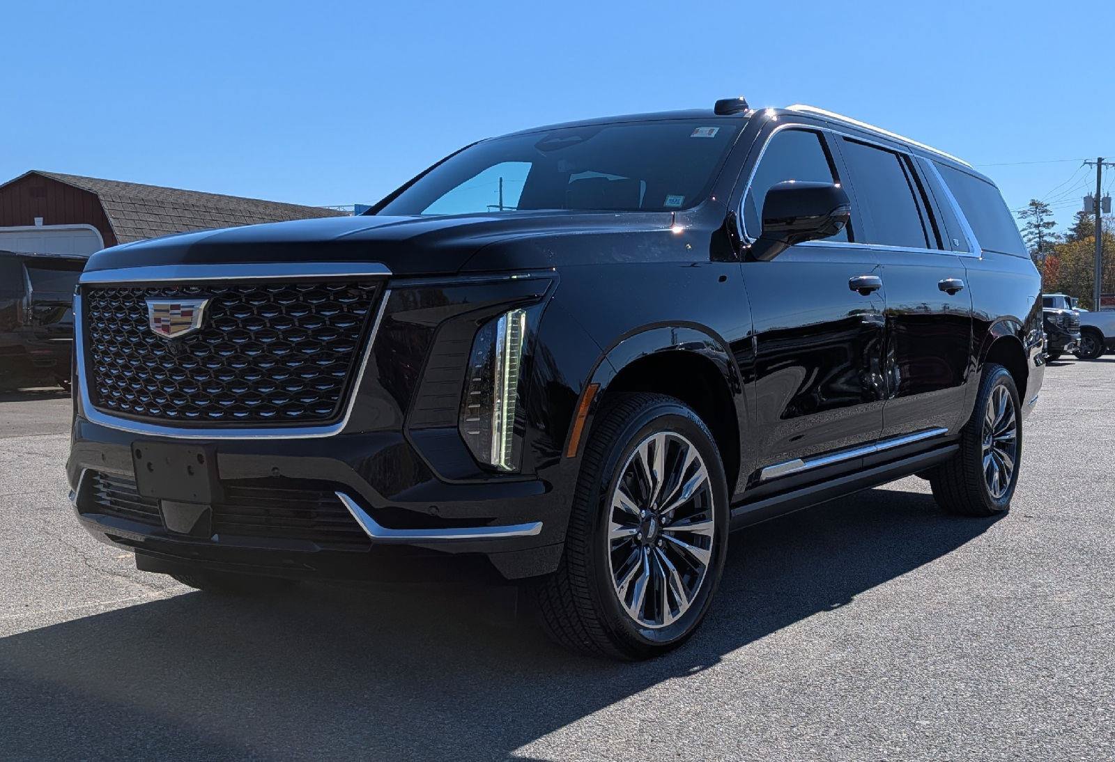 Used 2025 Cadillac Escalade ESV Premium Luxury AWD/4WD image 3