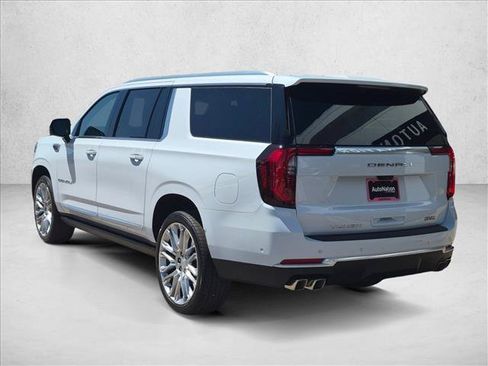New 2026 GMC Yukon XL Denali w/ Denali Reserve Package AWD/4WD image 8