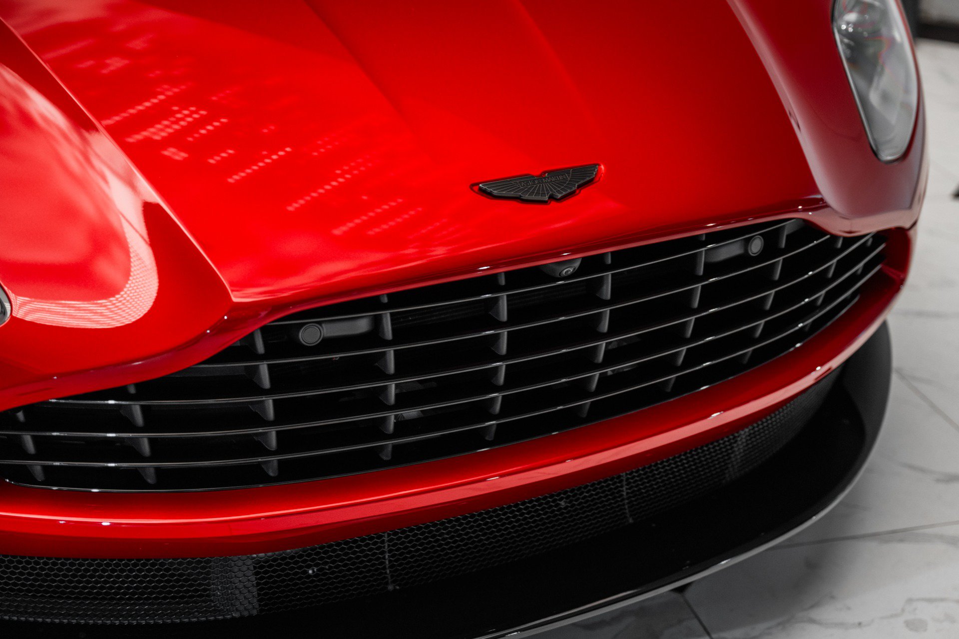 Used 2023 Aston Martin DB11 Coupe RWD image 42