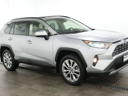 Used 2019 Toyota RAV4 Limited AWD/4WD image 6