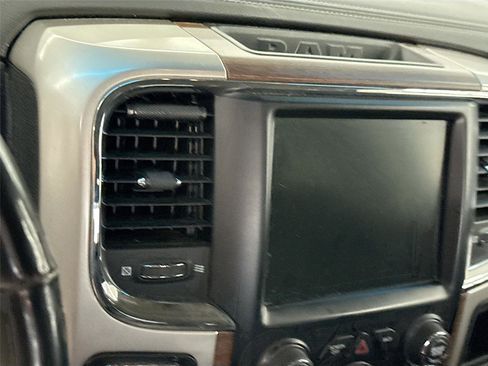 Used 2016 RAM 1500 Laramie w/ Convenience Group AWD/4WD image 4