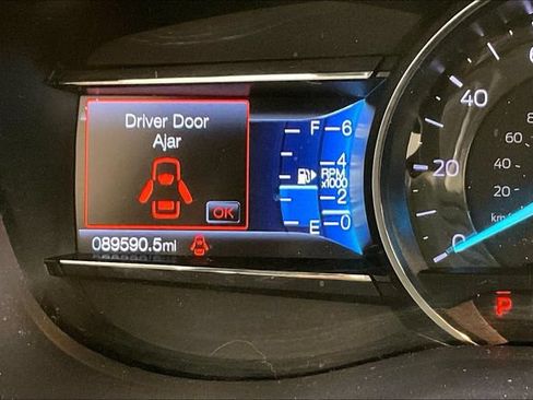 Used 2019 Ford Explorer Limited w/ Class III Trailer Tow Package AWD/4WD image 12