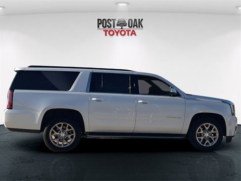 Used 2016 GMC Yukon XL SLT w/ Open Road Package image 8