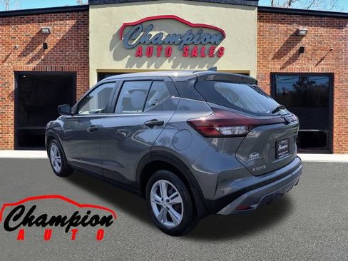 Used 2023 Nissan Kicks S FWD image 7
