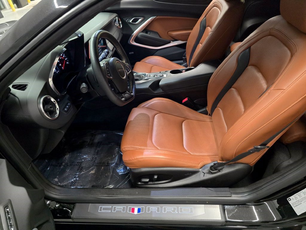 Used 2018 Chevrolet Camaro LT RWD image 22