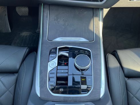 Used 2023 BMW X7 xDrive40i w/ Parking Assistance Package AWD/4WD image 44