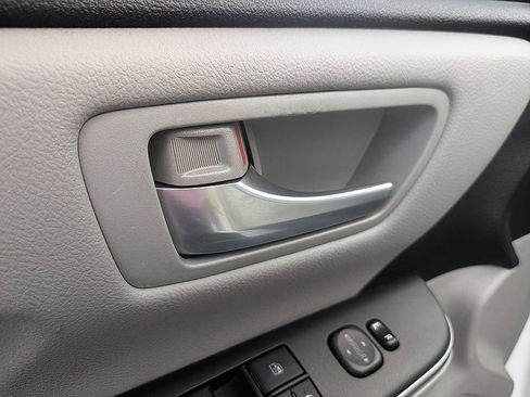 Used 2015 Toyota Camry LE image 13