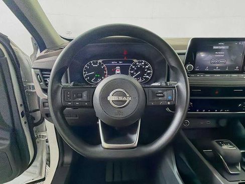 Certified 2023 Nissan Rogue SV FWD image 9