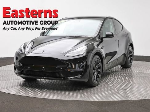 Used 2024 Tesla Model Y Long Range AWD/4WD image 1